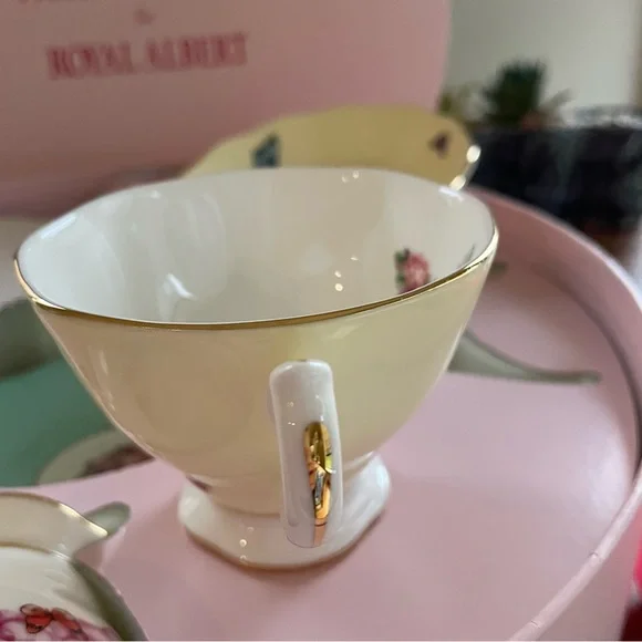 HOST PICK⭐️Royal Albert Miranda Kerr Teacup & Saucer Set 💖 Fine Bone China NIB - Picture 7 of 16